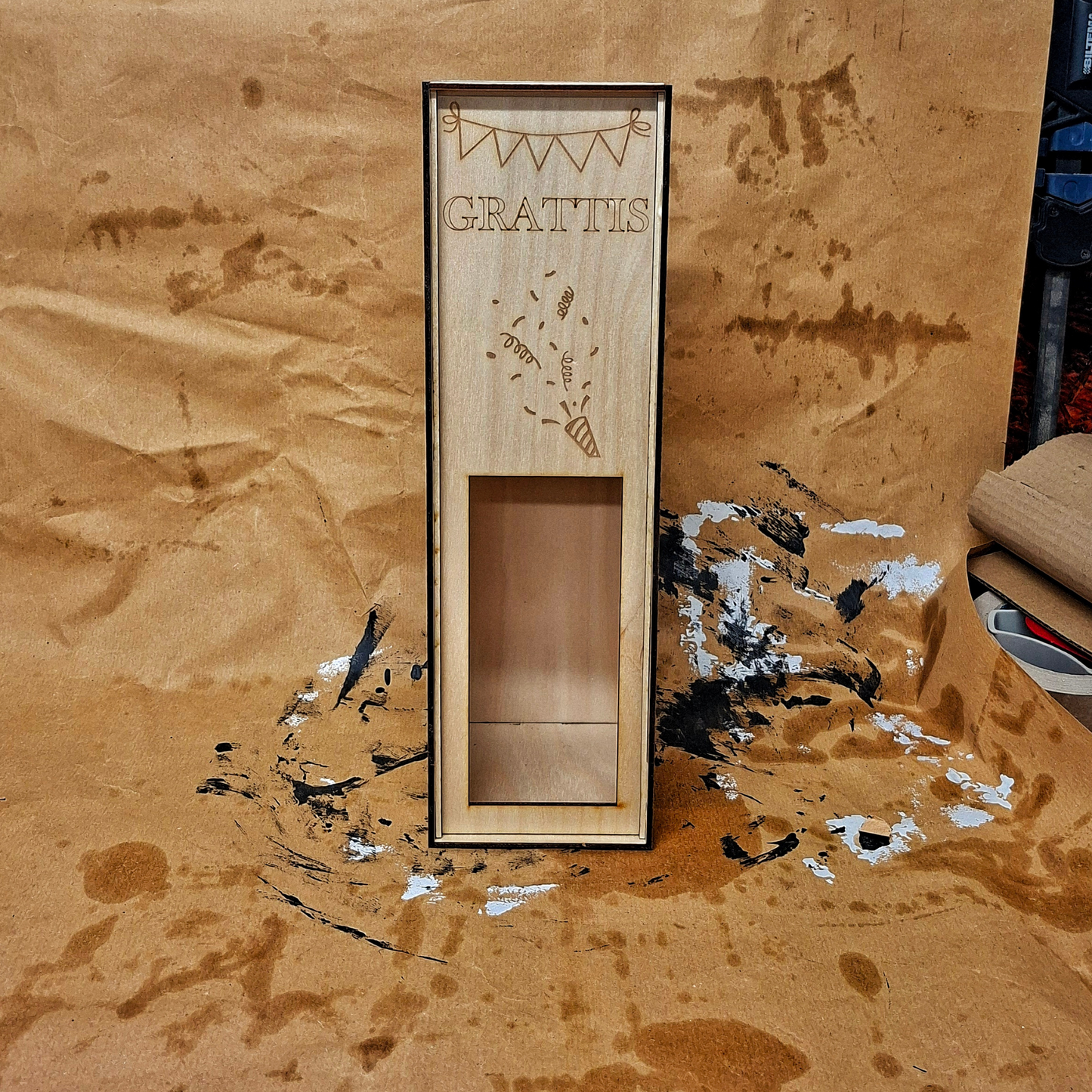 Presentbox - Enkel (Grattis)